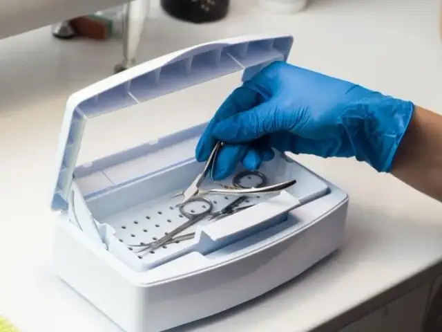 Jak sterylizować narzędzia do manicure, aby uniknąć zakażeń i błędów