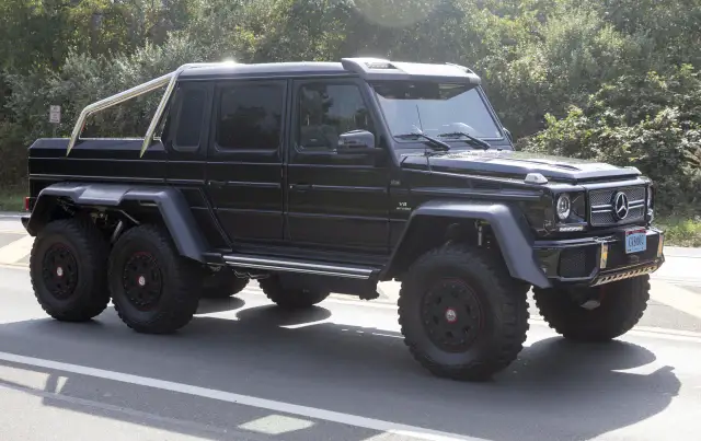 Mercedes G63 AMG 6x6: Luksusowy potwór na 6 kołach cena i historia