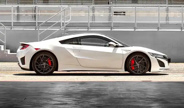 Ile kosztuje honda NSX? Ceny, które zaskoczą każdego miłośnika luksusu