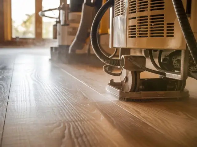 Ile kosztuje cyklinowanie podłogi? Ceny, które Cię zaskoczą