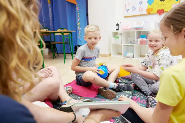 Zajęcia z angielskiego dla dzieci - najlepsze metody nauki i szkół