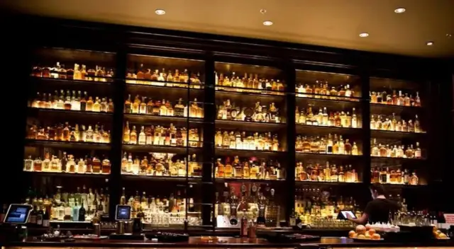 Najlepsza whisky - odkryj wyjątkowe smaki i niezapomniane doznania