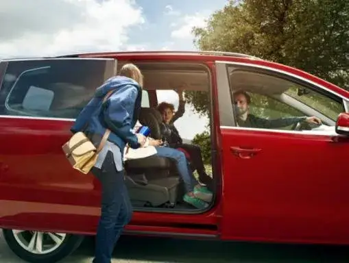 Seat Alhambra: Gdzie jest koło zapasowe i jak je wyjąć?