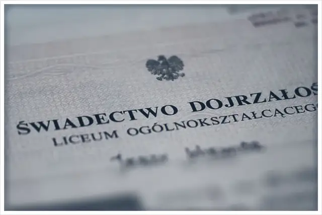 Czy w zawodówce jest matura? Odkryj możliwości zdobycia świadectwa dojrzałości