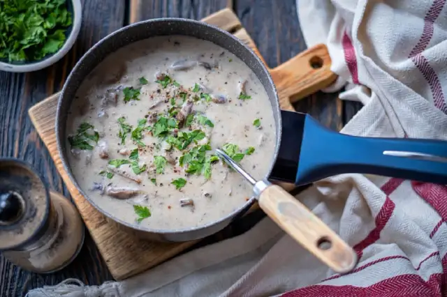 Jak zrobić sos grzybowy z suszonych grzybów, aby zachwycić smakiem