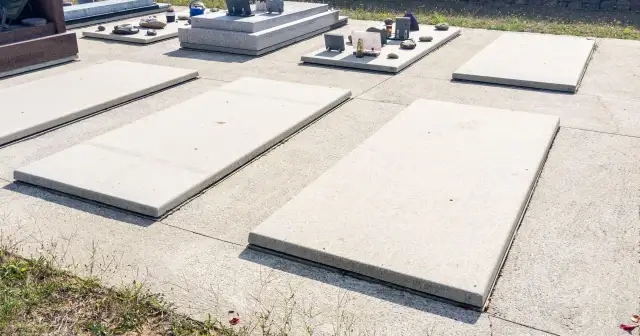 Ile kosztuje miejsce na cmentarzu? Ceny, które mogą zaskoczyć