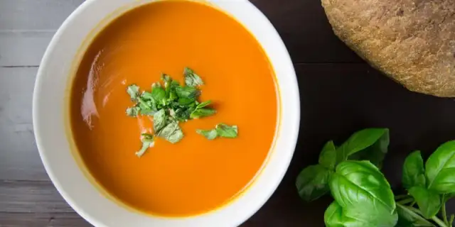 Jak rozmrozić zupę, by zachować jej smak i jakość bezpiecznie