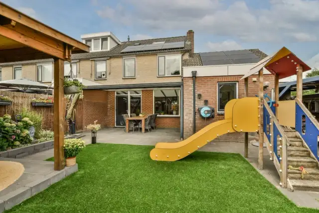 Jak zbudować plac zabaw w ogrodzie - proste kroki i bezpieczeństwo