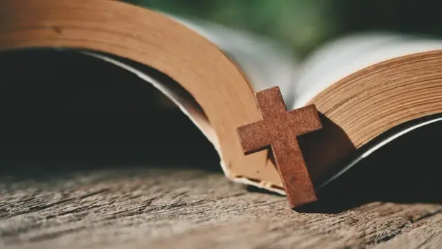 Na czym opiera się nasza wiara? Kluczowe zasady i ich znaczenie