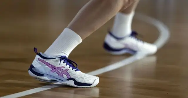 Buty do siatkówki: Jak wybrać idealne? Poradnik dla graczy