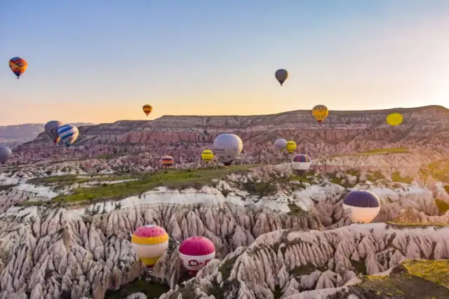 Ile kosztuje lot balonem w Kapadocji? Sprawdź, co wpływa na ceny
