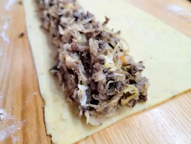 Jak przygotować idealne paszteciki drobiowe - przepis krok po kroku