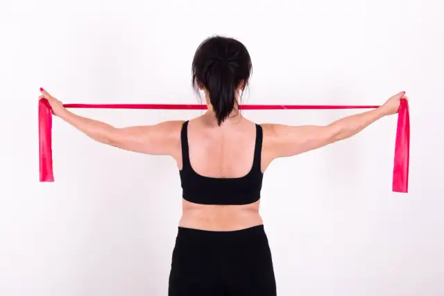 Jak rozciągać barki, aby uniknąć bólu i poprawić ruchomość