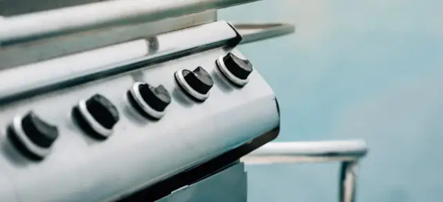 Pierwsze uruchomienie grilla gazowego: uniknij najczęstszych błędów