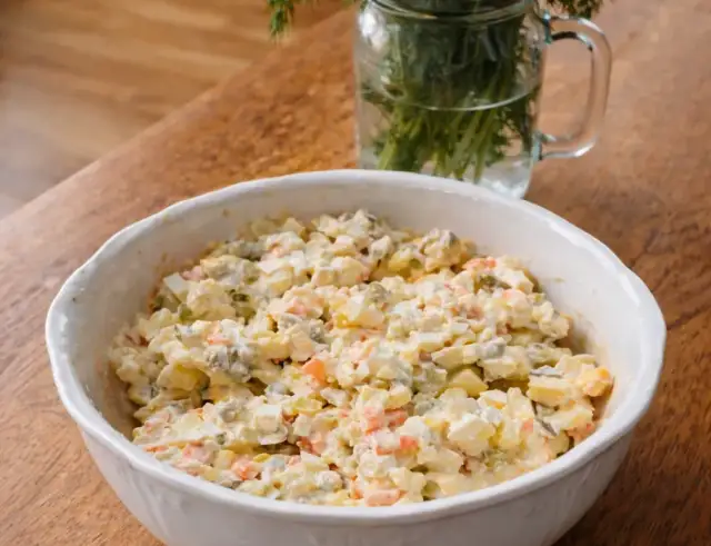 Idealna sałatka jarzynowa: przepis krok po kroku i sekrety mistrzów