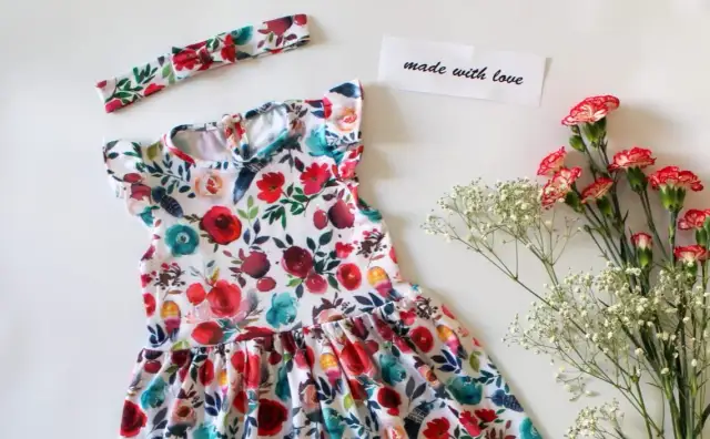 Jak uszyć sukienkę dla dziewczynki - proste kroki i porady