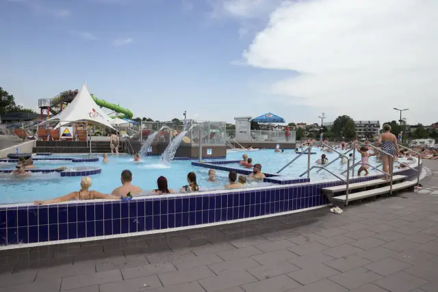 Termy Uniejów: Czy czepek jest obowiązkowy? Zasady i wyjątki