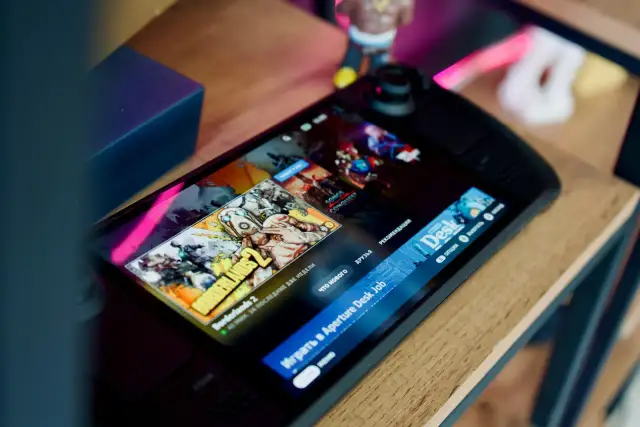 Steam Deck z grą Borderlands 2 na ekranie.