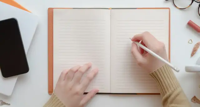 Jaki zeszyt do historii klasa 4? Sprawdź najlepsze opcje i porady