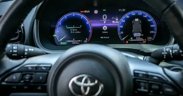 Ile pali Toyota Yaris? Porównanie zużycia paliwa różnych modeli