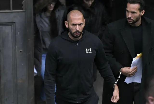 Andrew Tate kim jest? Kontrowersyjna biografia i prawne zawirowania