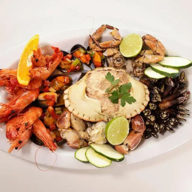 Rowy gdzie zjeść: najlepsze miejsca na świeżą rybę i owoce morza