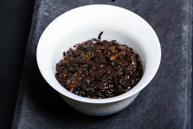 Fusy z herbaty dla jakich roślin? Odkryj ich niezwykłe zalety