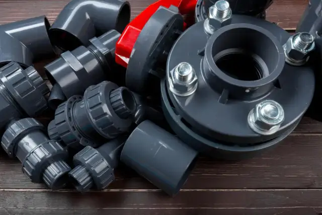 Zawór zwrotny przed czy za pompą – co wybrać, by uniknąć problemów?