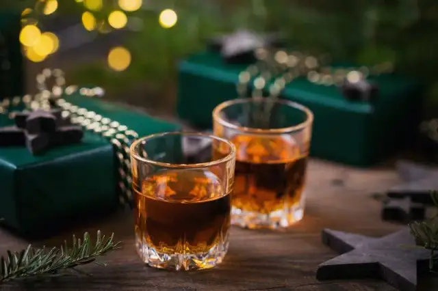 Jakie whisky na prezent – idealne wybory na każdą okazję