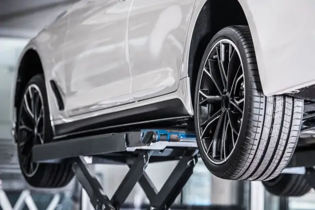 Jaki podnośnik samochodowy wybrać, aby zapewnić bezpieczeństwo?