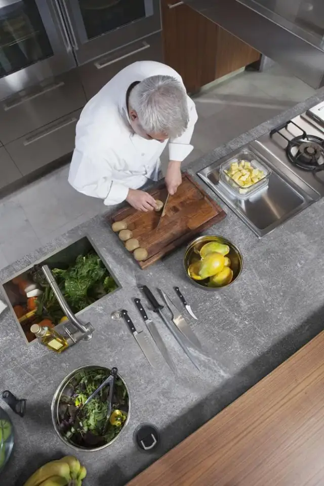 Z czego zrobić blat kuchenny? 7 materiałów - wady i zalety