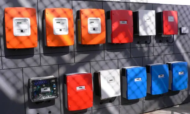 Co to jest falownik fotowoltaiczny i dlaczego jest kluczowy dla Twojej instalacji?