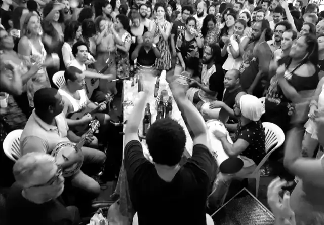 Brazylijskie Zespoły Rockowe: Historia Metalowej Sceny w São Paulo