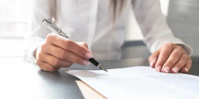 Czy kupno mieszkania od dewelopera trzeba zgłosić do urzędu skarbowego? Uniknij problemów!