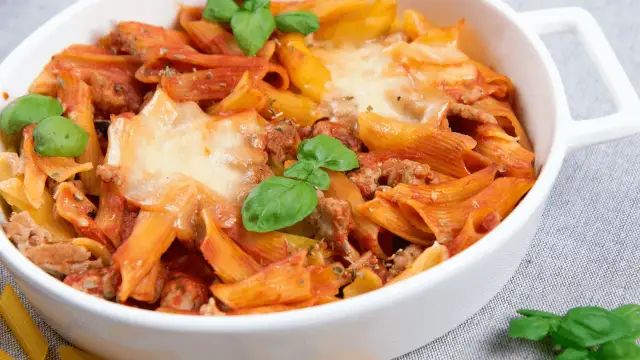 Fit zapiekanka z mięsem mielonym, która zaskoczy smakiem i zdrowiem