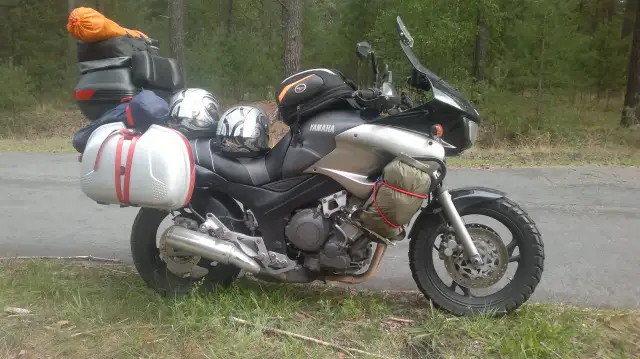 Jak spakować namiot na motocykl, by uniknąć problemów w trasie