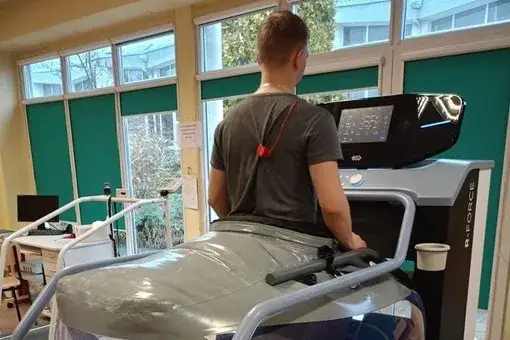 Jak działa bieżnia antygrawitacyjna i jakie ma korzyści dla zdrowia