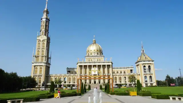 Licheń atrakcje: odkryj najpiękniejsze miejsca w Licheniu Starym