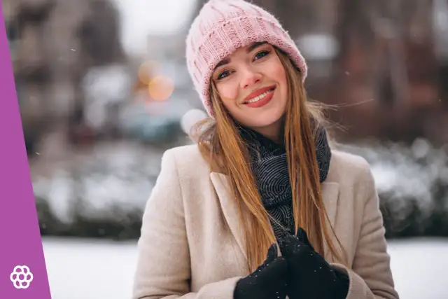 Jak wiązać szalik do płaszcza: stylowe sposoby na ciepłe dni