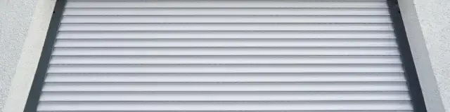 Jak opuścić rolety zewnętrzne ręcznie – proste sposoby na trudności