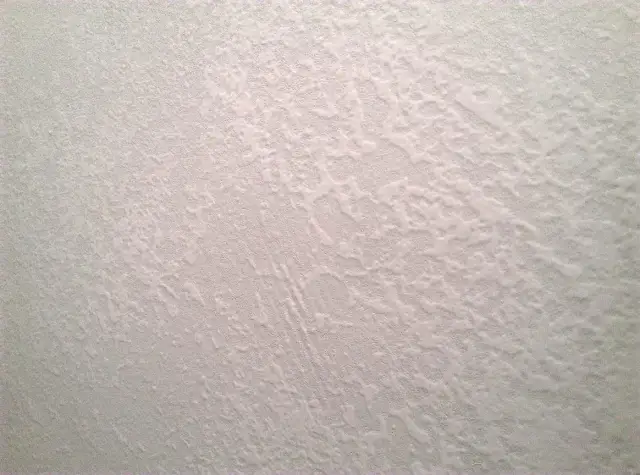 Czy kłaść gładź na tynk maszynowy? Poznaj zalety i wady tej metody.