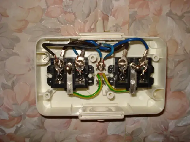 Jak bezpiecznie podłączyć gniazdko w starej instalacji: 5 kroków