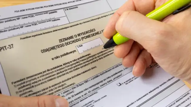 Czy skarbowka rozliczy PIT? Sprawdź, co musisz wiedzieć o deklaracji