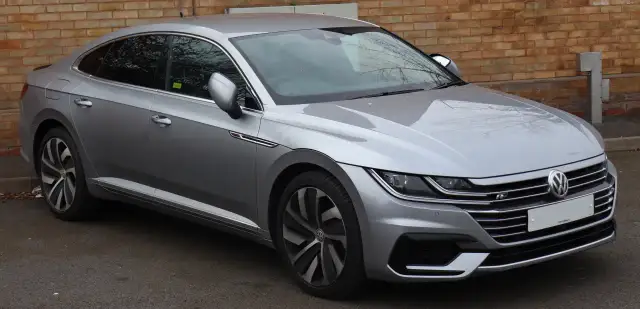 Volkswagen Arteon Sedan: Elegancja i Sportowy Charakter w Jednym