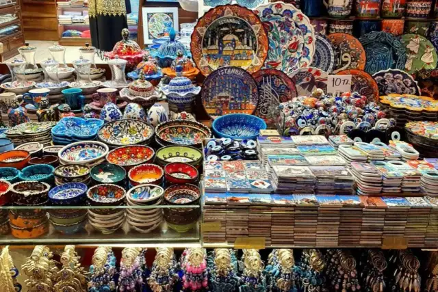 Jakie pamiątki z Turcji warto kupić? Sprawdź, co przywieźć i uniknij błędów