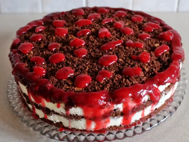 Przepis na ciasto w tortownicy - proste i pyszne wariacje, które zaskoczą