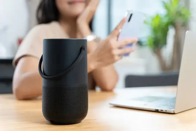 Głośniki Bluetooth z radiem – który model wybrać do nieprzerwanej rozrywki?