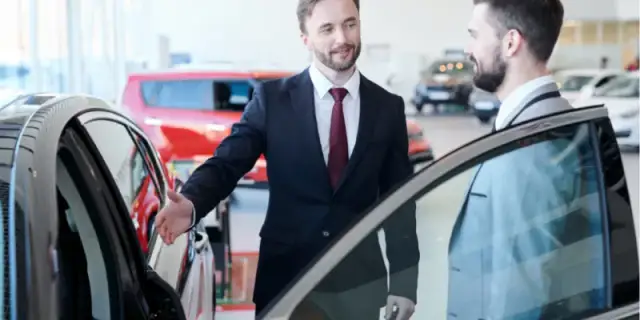 Jak kupić samochód na firmę bez błędów – korzyści, podatki i praktyczne porady