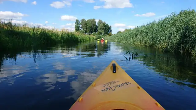 Gdzie na kajaki Mazury - odkryj najlepsze trasy i miejsca do spływu