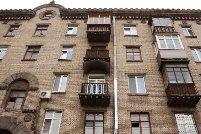 Ile kosztuje czynsz w kamienicy? Sprawdź ceny i czynniki wpływające